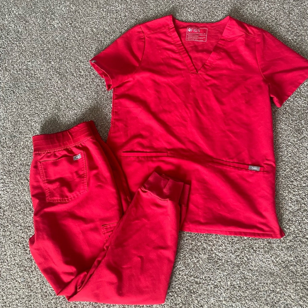 Figs popping red Scrub Set